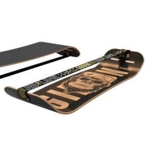 Tabla de equilibrio Giboard en madera con gráfica dorada y negra, vista lateral