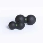 Comparación de tamaño entre las pelotas dobles Blackroll Duoball 08 y Duoball 12