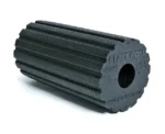 Blackroll Groove Standard negro — foam roller con surcos longitudinales, vista frontal