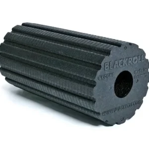 Blackroll Groove Standard negro — foam roller con surcos longitudinales, vista frontal