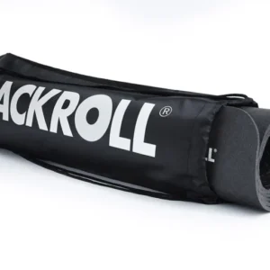 Mat de yoga Blackroll enrollado dentro de su bolso de transporte negro