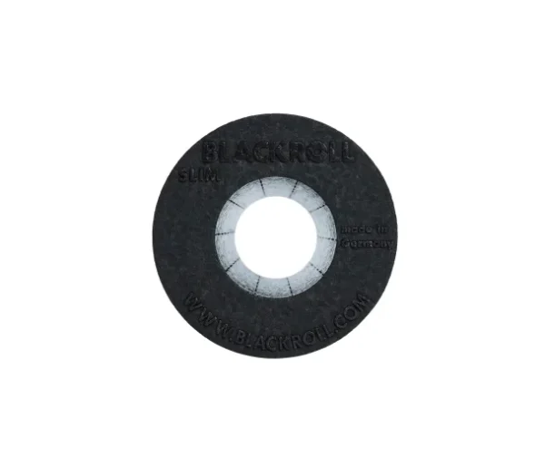 Vista frontal del extremo hueco del rodillo Blackroll Slim negro