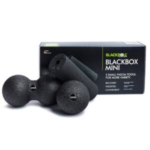 Kit Blackroll BlackBox Mini junto a su caja de empaque, con el texto 3 Small Fascia Tools for More Variety y las palabras Recovery, Targeted, Convenient