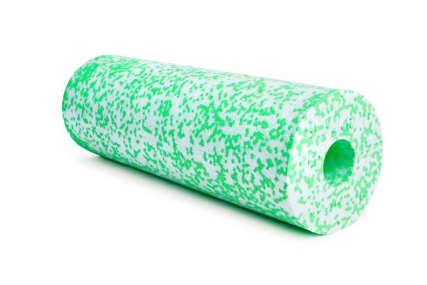 BR_2019-07_MED45_wg_00613_C2_A9Sebastian_20Scho_CC_88ffel_1 Foam roller Blackroll Med 45 verde y blanco, vista en ángulo sobre fondo blanco